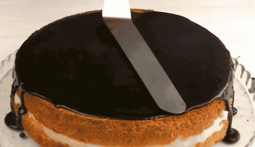 Найсмачніший і бюджетний торт "Чародійка" із заварним кремом: готується дуже швидко, а за смаком не зрівняється жоден магазинний