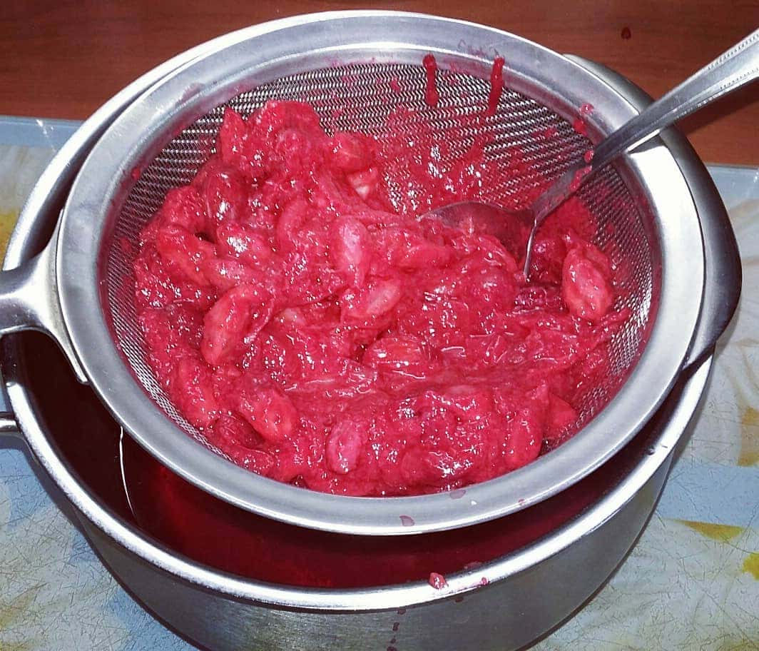 Пряний, кисло-солодкий соус на зиму із КИЗИЛУ та СЛИВ: виходить неймовірно смачний і ароматний, взимку до м'яса справжня насолода