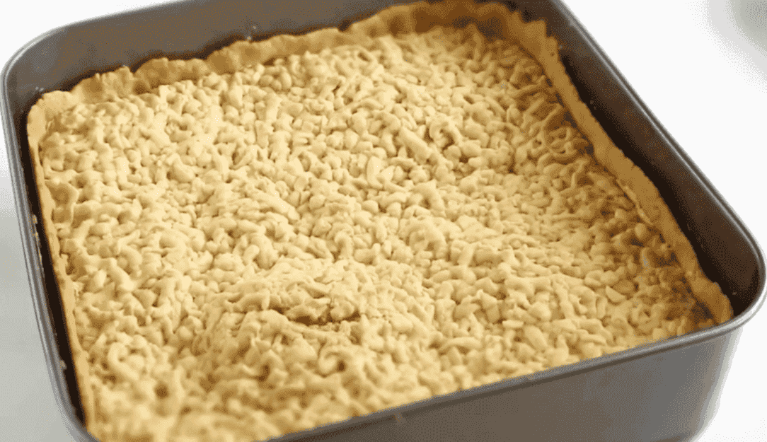 Простий горіховий торт із білковим кремом «Ведмедик», як в дитинстві: на приготування потрібно лише 30 хвилин, інгредієнти бюджетні, а виходить ну дуже смачно