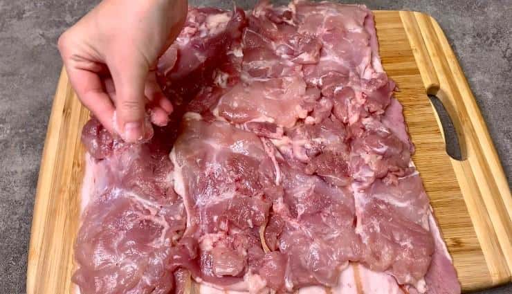 Готую дуже смачний, соковитий і апетитний РУЛЕТ З КУРКИ: подаю його тільки в особливих випадках, з'їдають миттєво