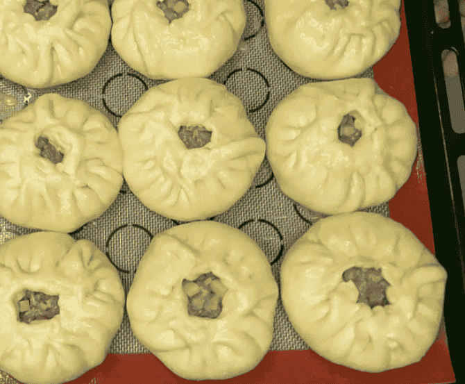 Біляші з м'ясом у духовці: гарний рецепт, випічка виходить м'якенькою, соковитою, до того  ж дуже смачні, що на одному не зупинишся