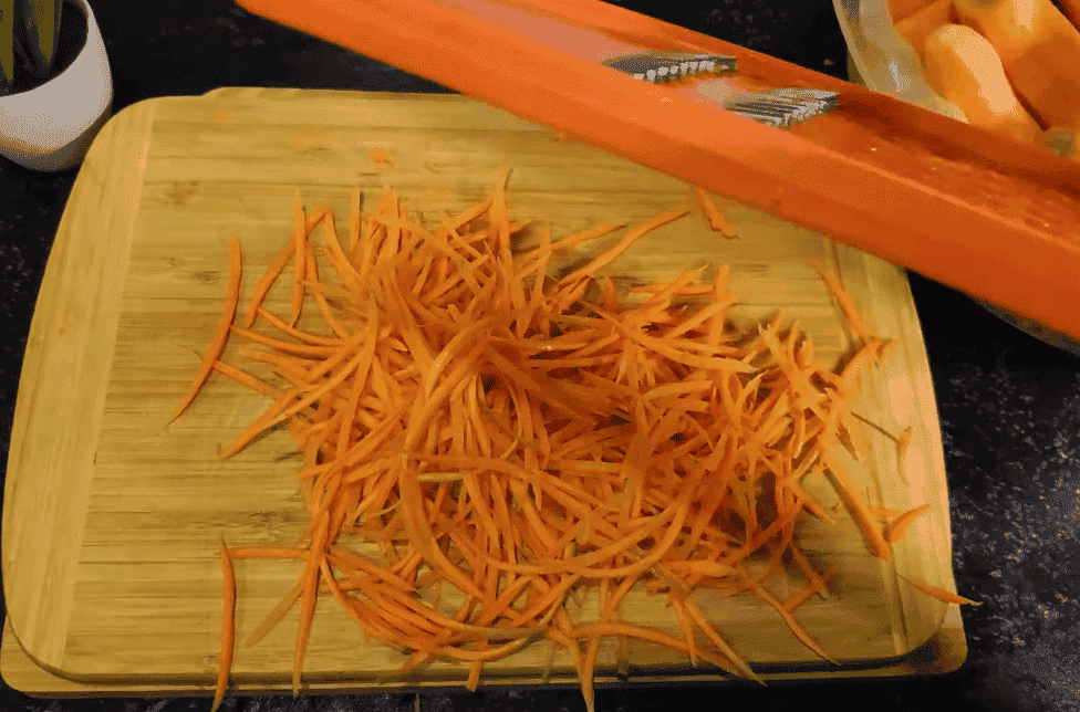 Моркву по-корейськи готую тільки так: найсмачніший і найпростіший перевірений рецепт моркви на зиму, виходить хрустка і в міру гостренька, зберігається при кімнатній температурі