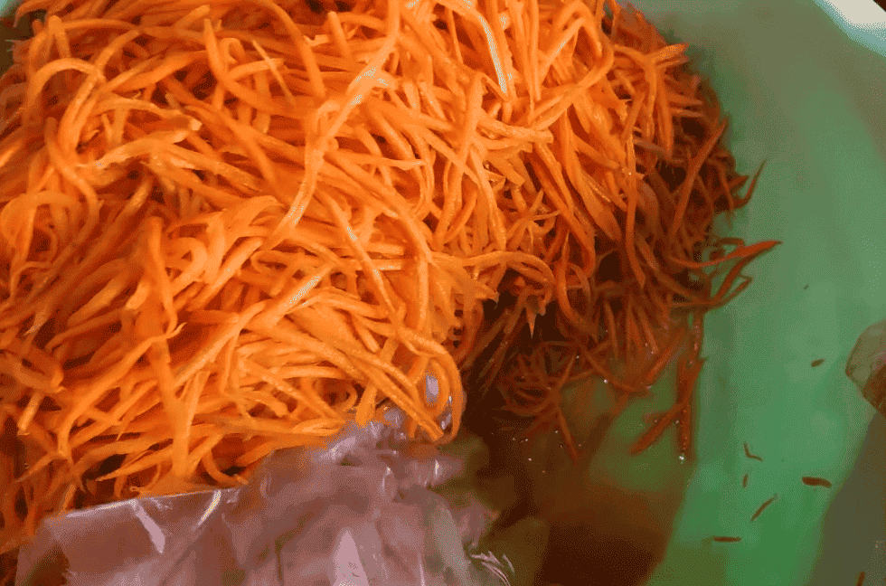 Моркву по-корейськи готую тільки так: найсмачніший і найпростіший перевірений рецепт моркви на зиму, виходить хрустка і в міру гостренька, зберігається при кімнатній температурі