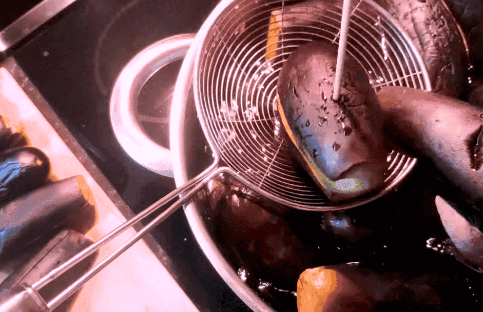 Квашені баклажани та перці з капустяно-морквяною начинкою та спеціями: рецепт без оцту, це так смачно, що не передати словами, дуже рекомендую