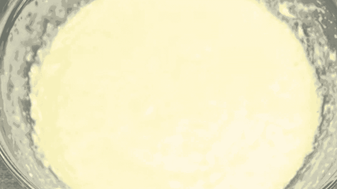 Ароматний, пишний пиріг з вишнями до чаю: недорогі продукти і тільки ті, які завжди під рукою, все дуже просто, але неймовірно смачно