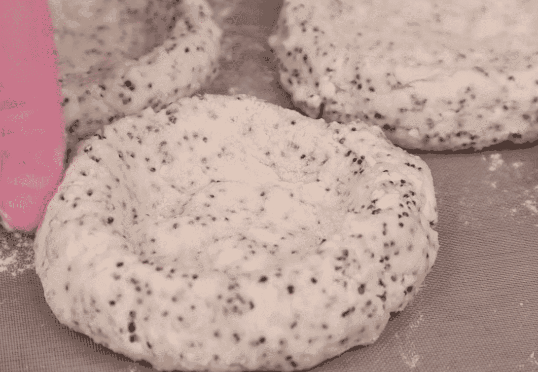 Готую корисні сирники з маком в духовці: ніжні та дуже смачні виходять, без олії з кремом та фруктами - ідеальний варіант сніданку