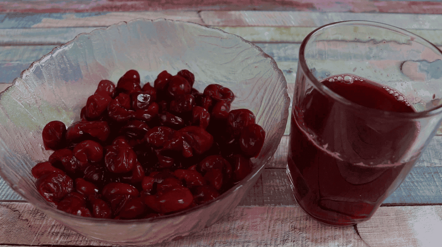 Неймовірно смачний шоколадний торт з вишнею і сметанним кремом: простий у приготуванні, і лише з доступних продуктів