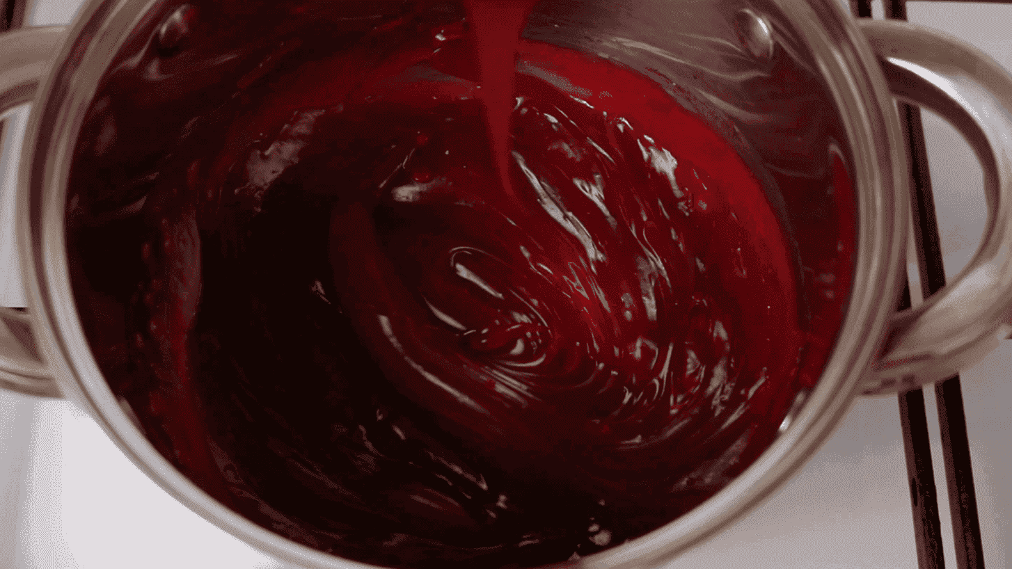 Неймовірно смачний шоколадний торт з вишнею і сметанним кремом: простий у приготуванні, і лише з доступних продуктів