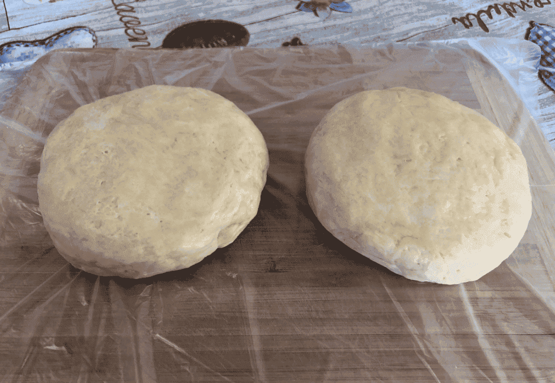 Домашній рецепт відомого печива "Гата" з двома видами начинки: виходить розсипчастим, м'якеньким і ніжним, дуже смачна і доступна випічка до чаю