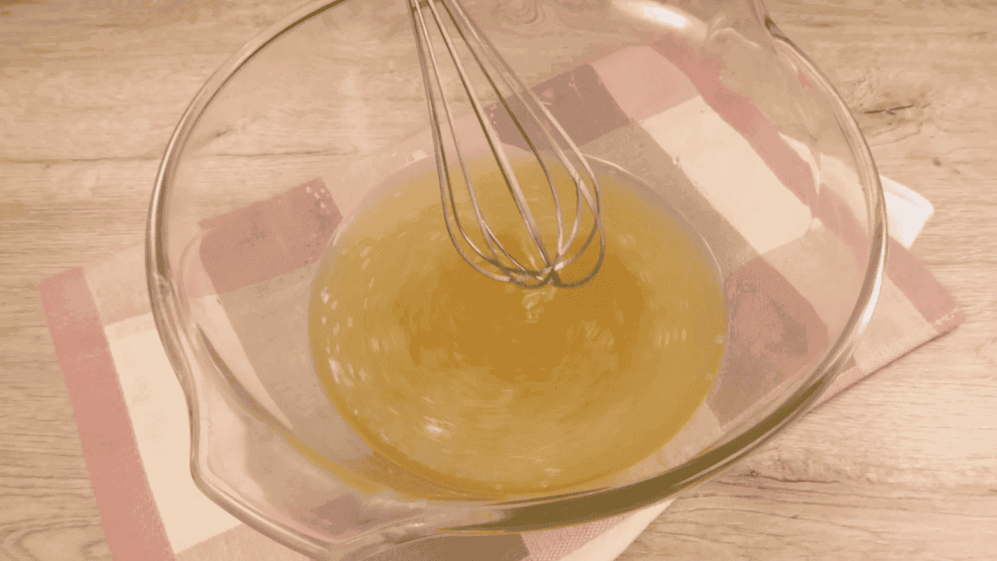 Пісний вишневий пиріг "Подорож у літо": дуже легко і швидко готувати його - все змішала і в духовку, до того ж з найпростіших продуктів