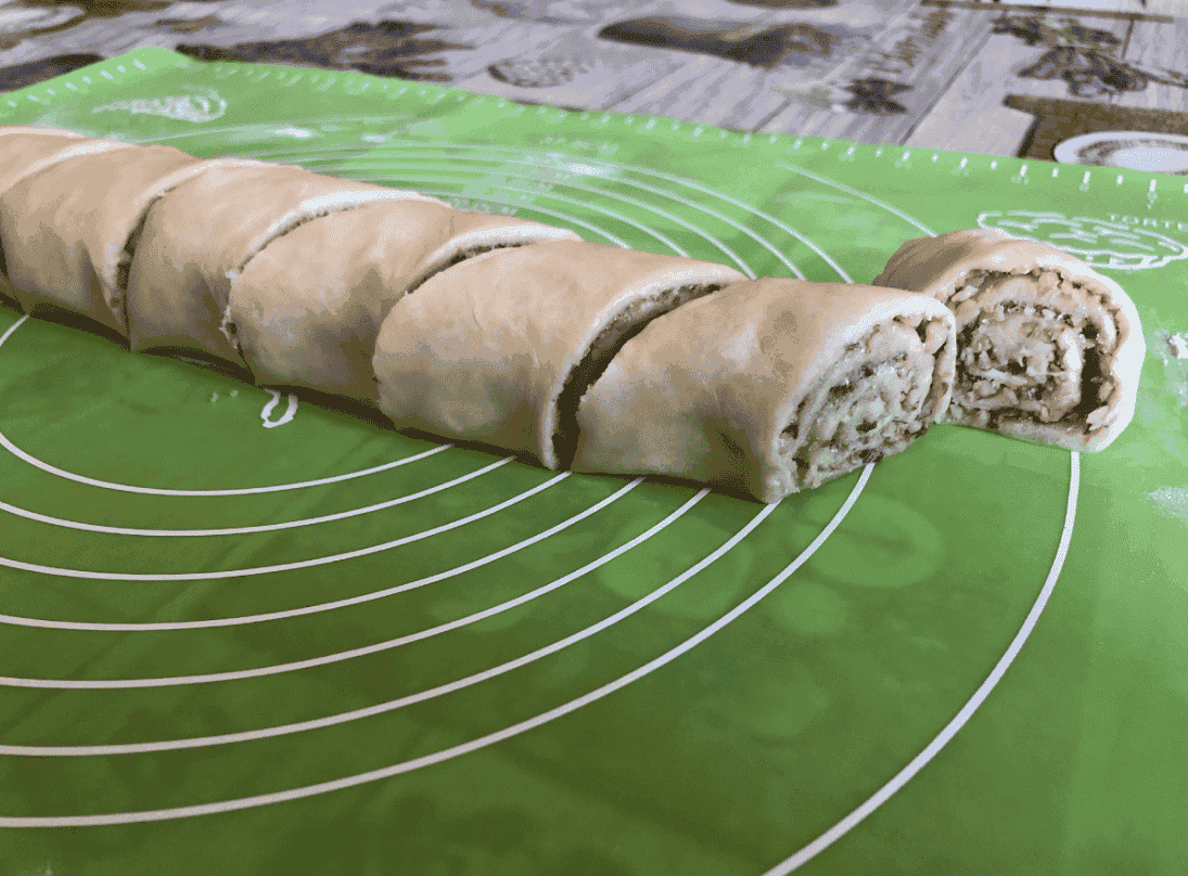 Домашній рецепт відомого печива "Гата" з двома видами начинки: виходить розсипчастим, м'якеньким і ніжним, дуже смачна і доступна випічка до чаю