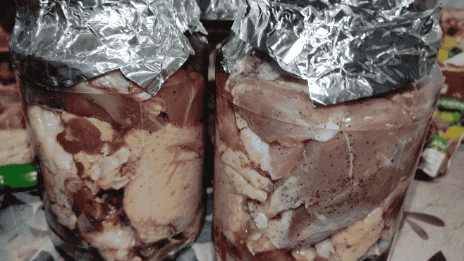 Найпростіший та найсмачніший рецепт домашньої тушонки з качки без автоклаву та духовки: впорається навіть господиня-початківець, зберігайте рецепт