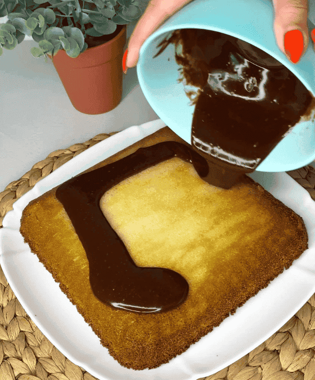 Манник "Три склянки" на кефірі: приготуємо дуже простий та смачний пиріг, який покорив мене своєю простотою і легкістю приготування