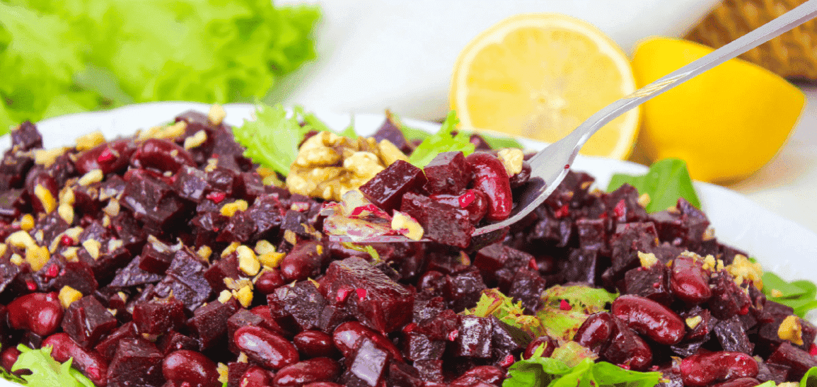 Салат з буряком та квасолею без майонезу: швидкий та корисний салат, який можна приготувати у будь-яку пору року