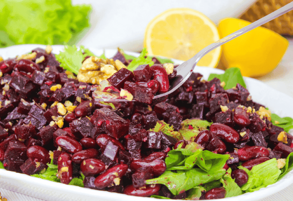 Салат з буряком та квасолею без майонезу: швидкий та корисний салат, який можна приготувати у будь-яку пору року