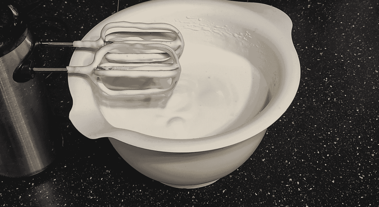 Найпростіший рулет з яблуками до чаю, який я колись готувала: випікаю бісквіт разом із начинкою - виходить дуже смачно і ніжно, а готується просто