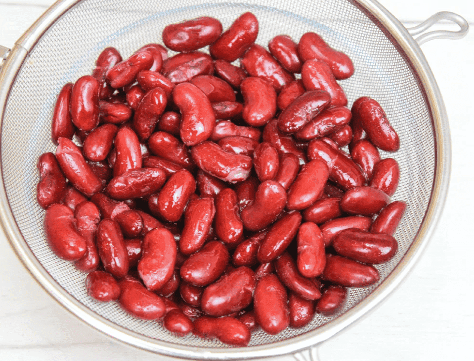 Салат з буряком та квасолею без майонезу: швидкий та корисний салат, який можна приготувати у будь-яку пору року