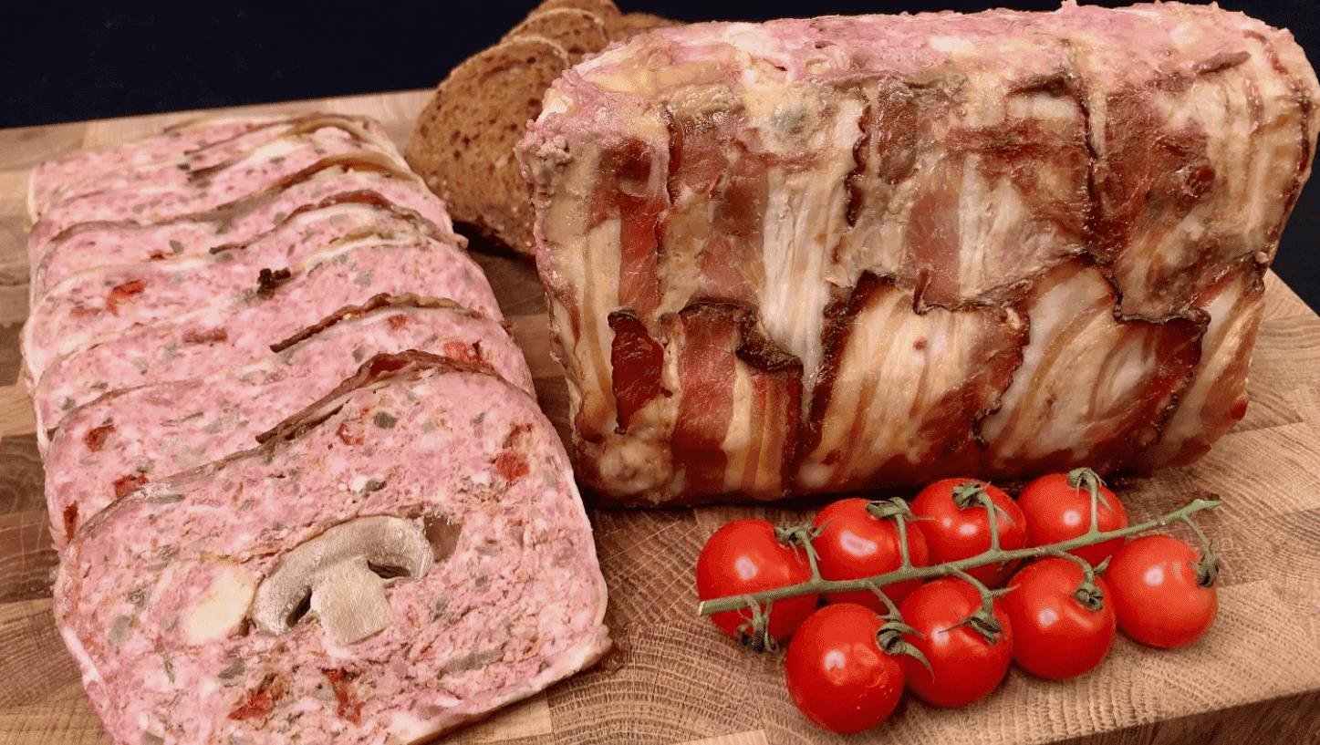 Готую шикарний м'ясний "Террін" і подаю замість ковбаси та м'ясних нарізок з магазину: дуже смачно і готується просто