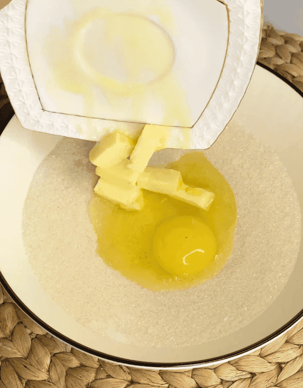 Манник "Три склянки" на кефірі: приготуємо дуже простий та смачний пиріг, який покорив мене своєю простотою і легкістю приготування