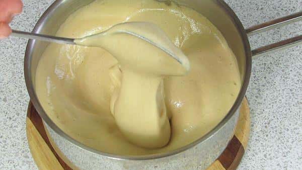 Домашній медовий торт «Корівка»: простий та неймовірно смачний торт, який повинен бути у вас у записничку