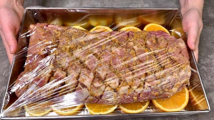 Показую, як я готую соковиту і ароматну свинину в апельсиновому маринаді: м’ясо подаю і в гарячому вигляді, і як холодну закуску