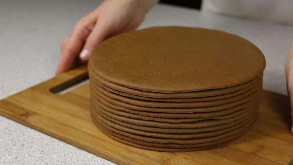 Домашній медовий торт «Корівка»: простий та неймовірно смачний торт, який повинен бути у вас у записничку