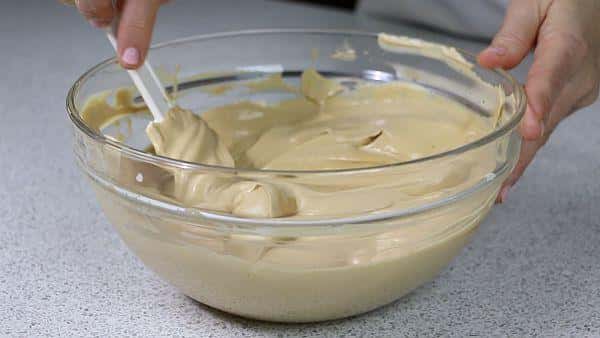 Домашній медовий торт «Корівка»: простий та неймовірно смачний торт, який повинен бути у вас у записничку