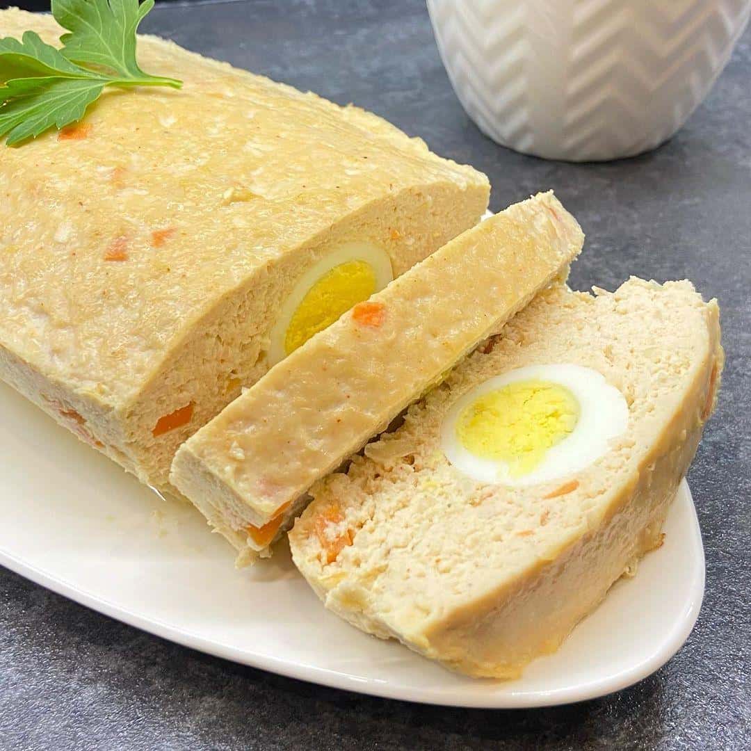 Готуємо корисний та дуже смачний М'ЯСНИЙ ХЛІБЕЦЬ З ЯЙЦЕМ: рецепт простенький, а страва ситна і багата смаком