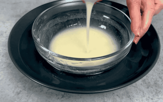 Без цукру, борошна та випічки: сирний десерт за 5 хвилин і лише з 4 інгредієнтів, так просто, а так ніжно і смачно