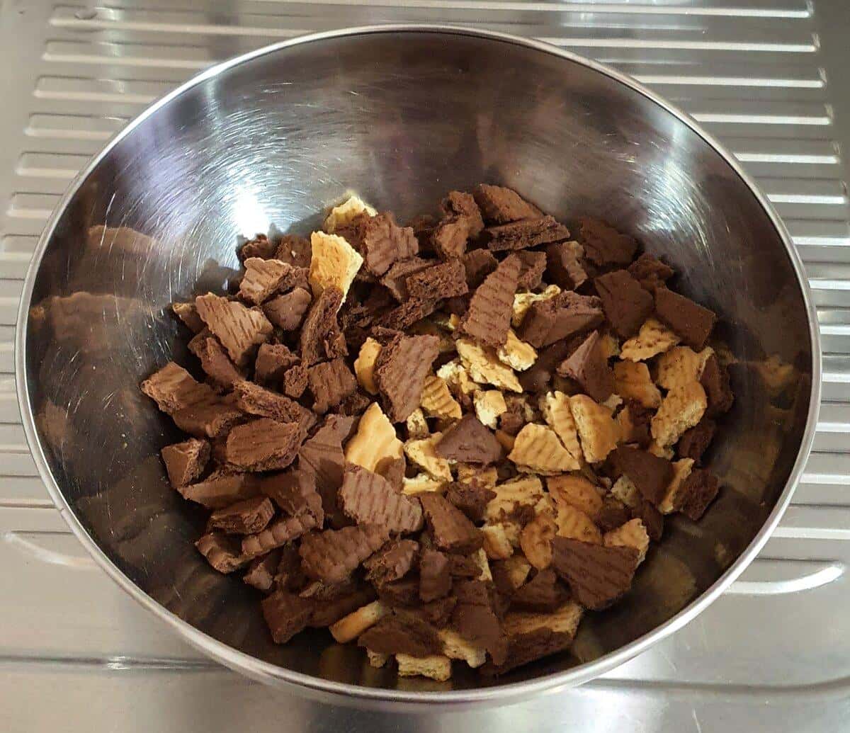 cc8c15d3efba0a4b8064bff048bad0f9