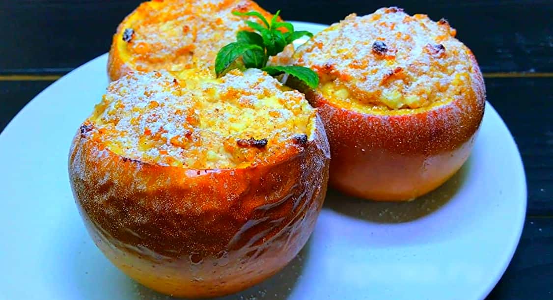 Такий яблучний десерт я їм навіть на ніч, він корисний і смачний - просто наповнюю яблука сиром і насолоджуюся