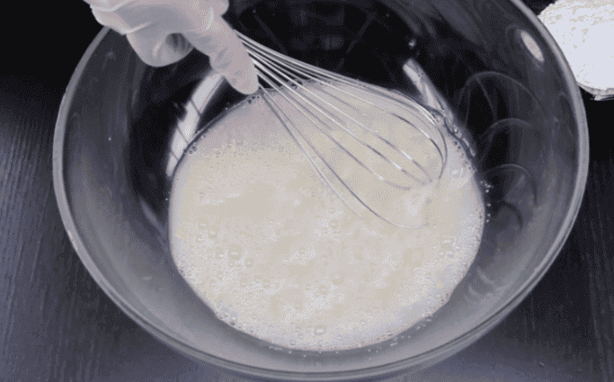 Готую пишні, м'які, як пух смажені пиріжки з капустою - цей пісний рецепт використовую завжди, бо дуже смачні вони виходять