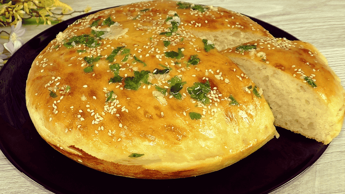 Готую картопляні коржі (паляниці) замість хліба на всю сім'ю: простий рецепт з самих звичайних продуктів (без молока і яєць)