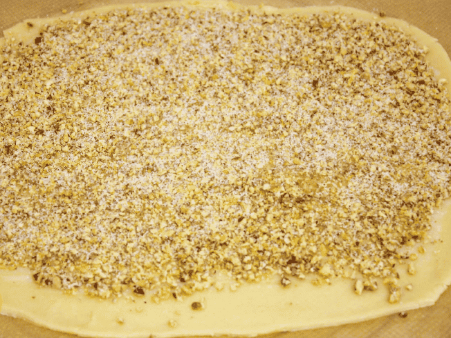 Розсипчасте печиво з горіховою начинкою: неймовірно смачно, а готувати таке домашнє печиво з горіхами дуже просто і швидко