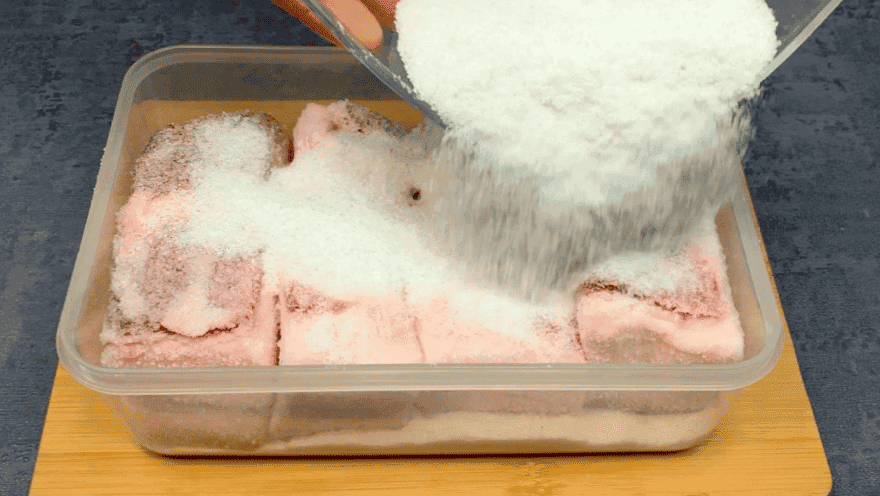 Беру сало та багато солі: сухий посол із 3 різними смаками: найніжніша закуска для будь-якого гурмана (закусочне сало на будь-який стіл)
