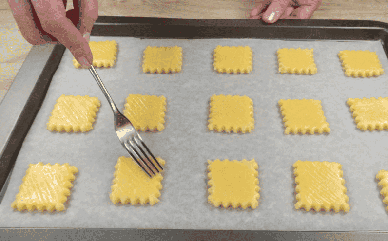 За 30 хвилин "гора" смакоти на столі: один з найпростіших рецептів домашнього печива - смачніше, ніж у магазині