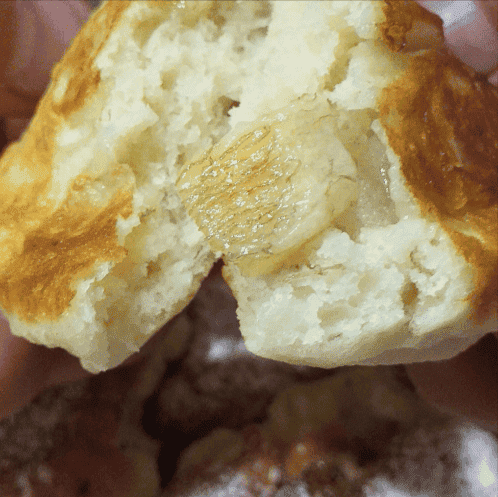 Показую, як готує дріжджові оладки з начинкою моя бабуся – ділюся перевіреним роками, вдалим і смачним рецептом, пишні і ніжні, як пух