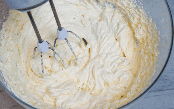 Найулюбленіший кекс "Столичний" з родзинками: рецепт найпростіший і не займе багато часу, а результат завжди вдалий і смачний