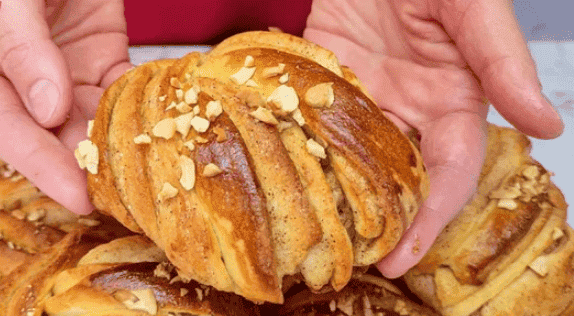 М'які листкові "Шведські булочки" з корицею та цукром: завжди печу такі булочки на Великдень, ділюсь секретами приготування