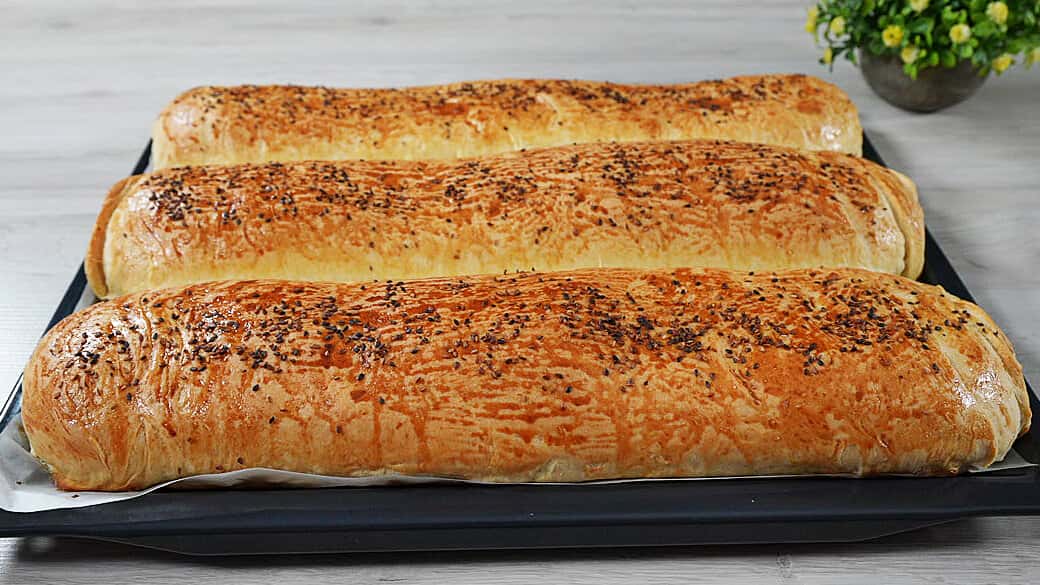 Такий рецепт випічки ніде не зустрічала: такі смачні та ароматні рулети з начинкою, часто готую замість хліба