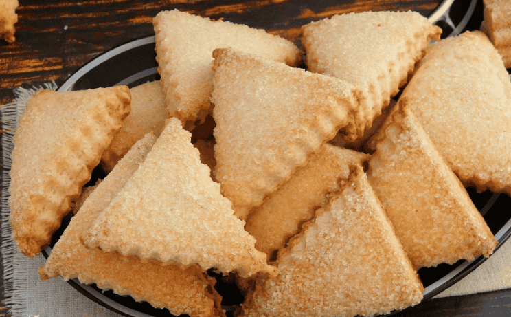 Бюджетний рецепт листкового печива "Наполеон", як пече моя бабуся: неймовірно смачна випічка до чаю