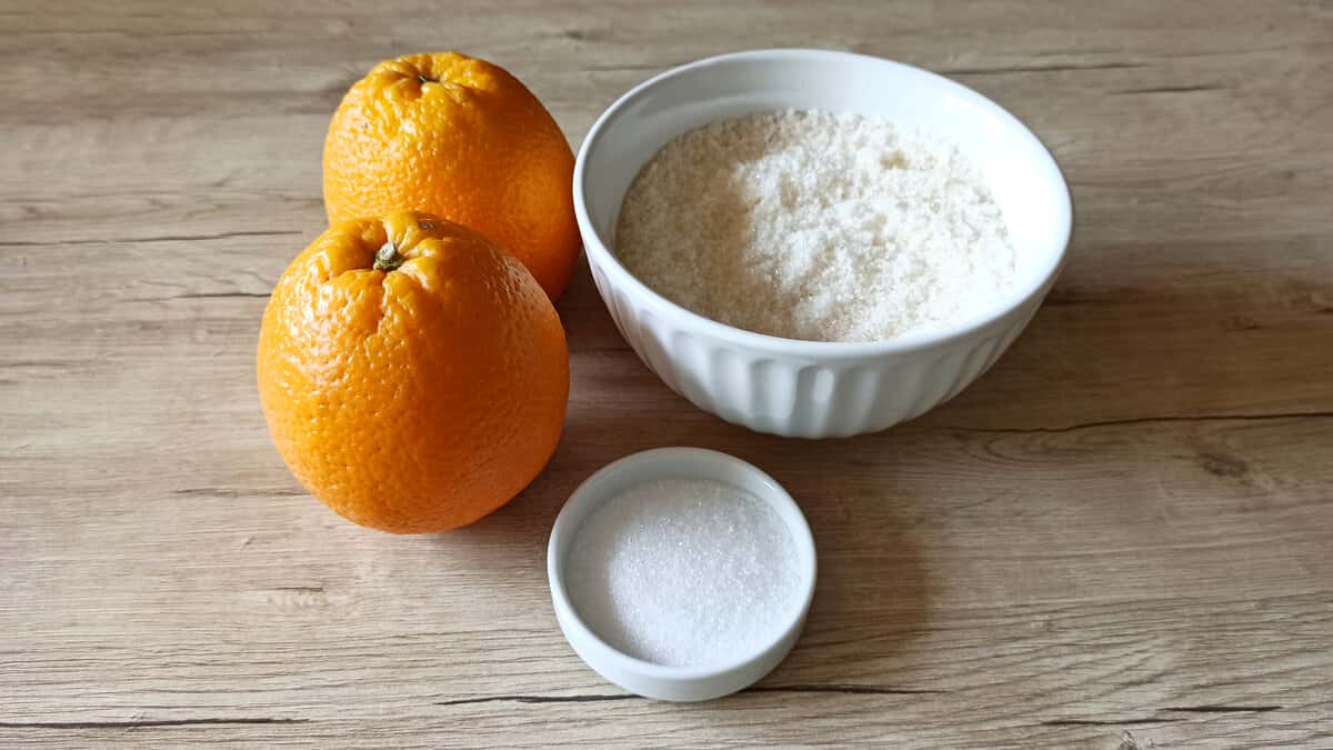 Смачний і бюджетний напій всього з 4 інгредієнтів: лише 2 апельсинів отримуємо 5,5 л освіжаючого напою