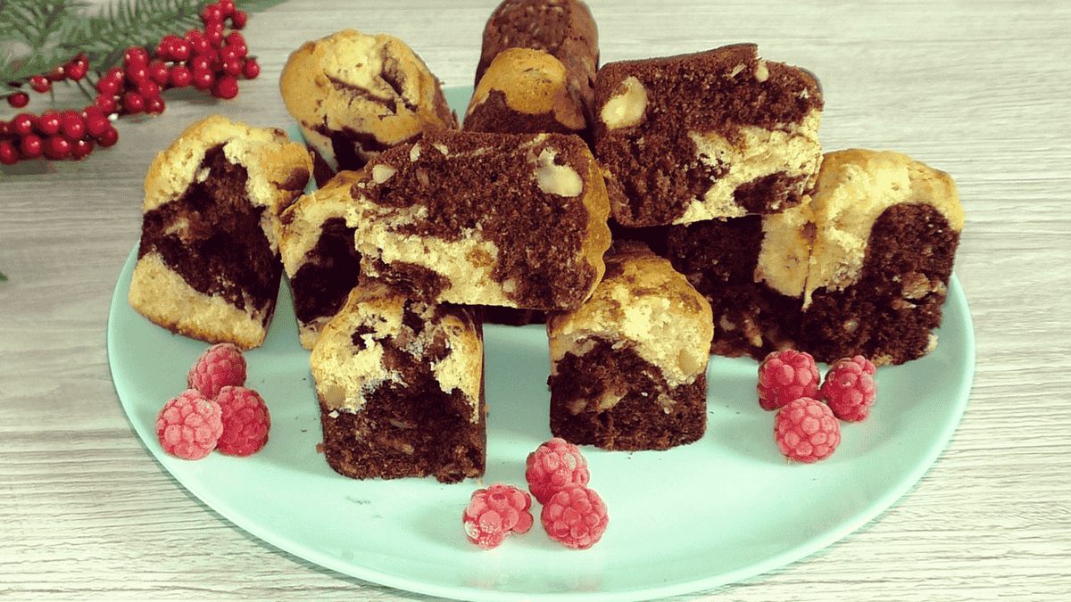 Ніжна і повітряна випічка до чаю на кожен день: у мене сьогодні з горіхами, але начинки кожен раз можна змінювати - це красиво і дуже смачно