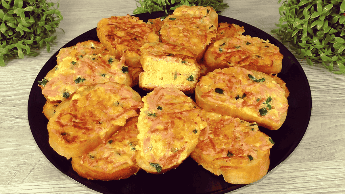 Найпростіші гарячі бутерброди на сковороді: швидко, легко і смачно - ідеальний варіант на перекус