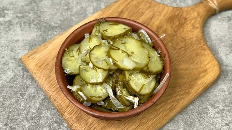 Улюблений "Ніжинський" салат із огірків на зиму: його багато не буває, простий, смачний і легкий у приготуванні