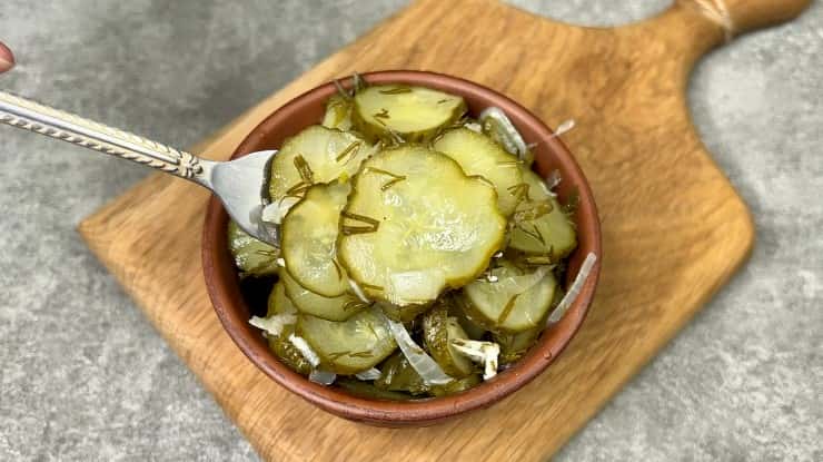 Улюблений "Ніжинський" салат із огірків на зиму: його багато не буває, простий, смачний і легкий у приготуванні