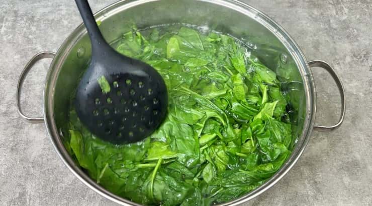 Рецепт шпинату на зиму без оцту: таку заготовку я використовую для салатів, соусів, заправок - дуже зручно
