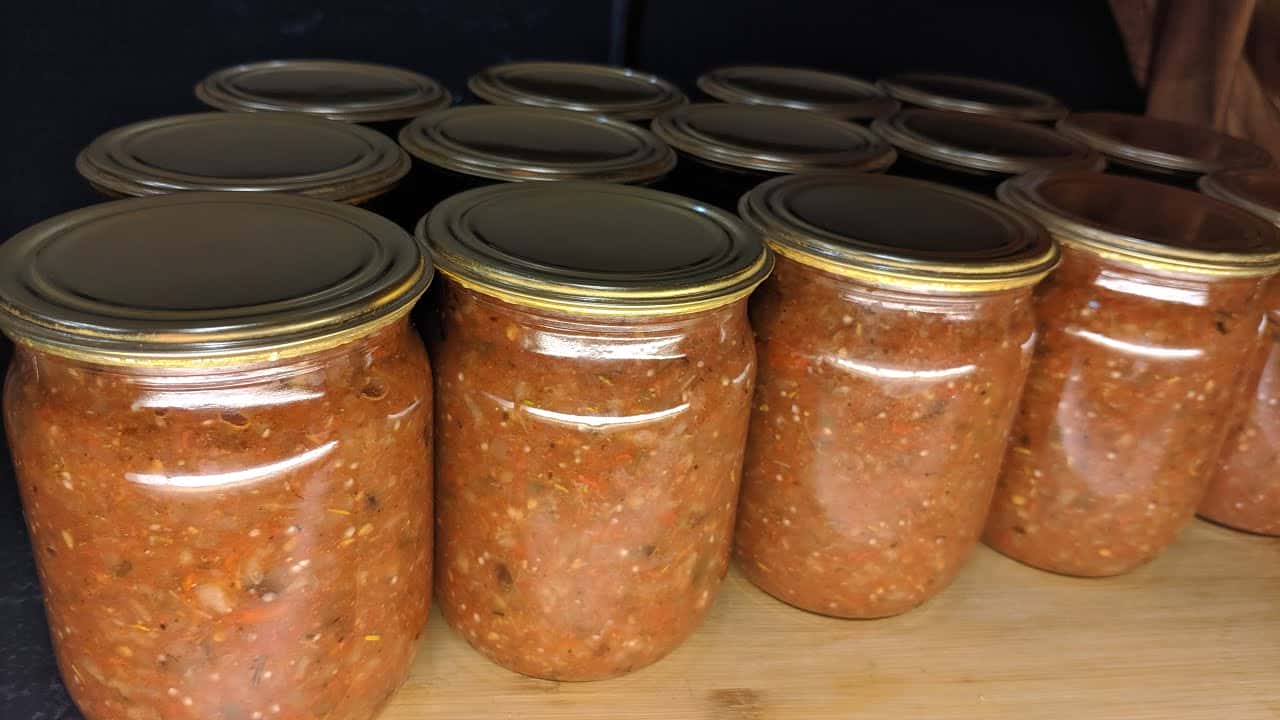 Шалено смачний соус з баклажанів на зиму: всього 2 простих продукти + спеції, без оцту та стерилізації