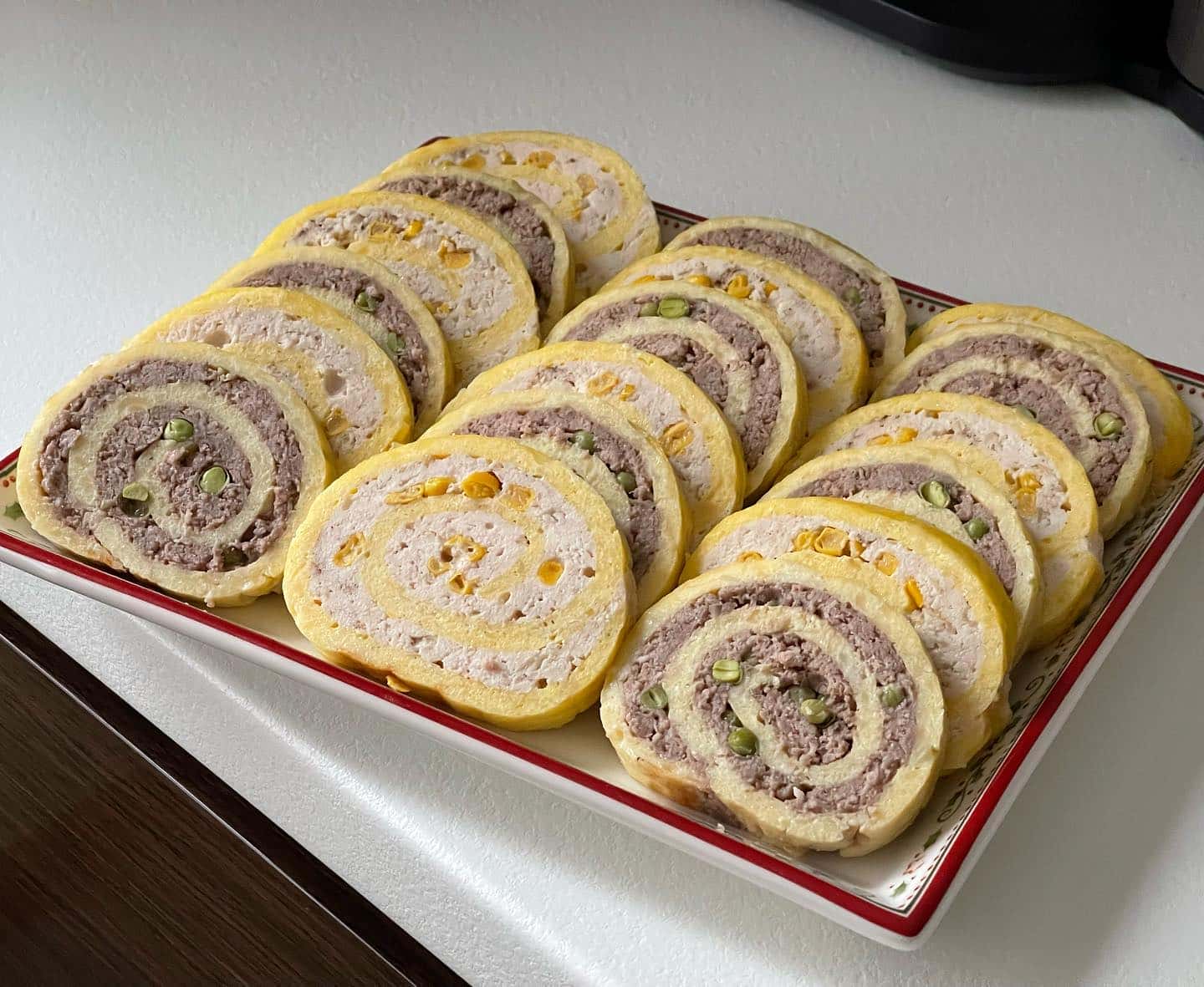 М'ясний рулет у омлеті: готую на будь-який стіл - це дуже смачно, красиво і ситно