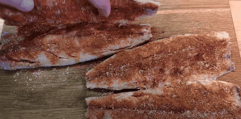 Малосольна скумбрія в домашніх умовах: простий і дуже смачний рецепт, який вас точно здивує